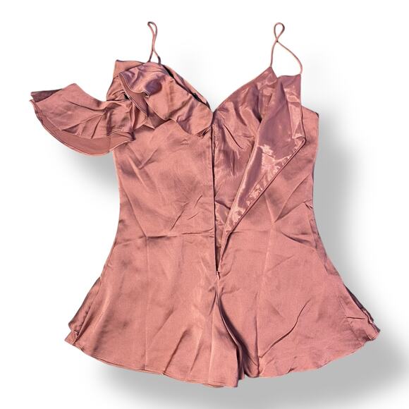 Dress Forum NWT Dusty Rose Asymmetrical Ruffle Romper Size M Boho - Picture 7 of 10